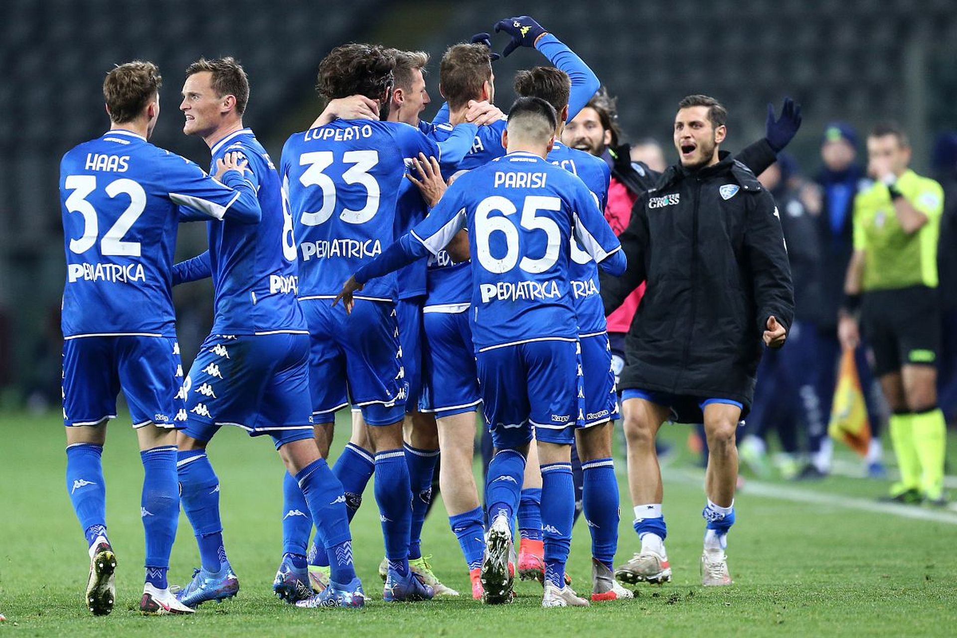 边备用机位 边备用机位